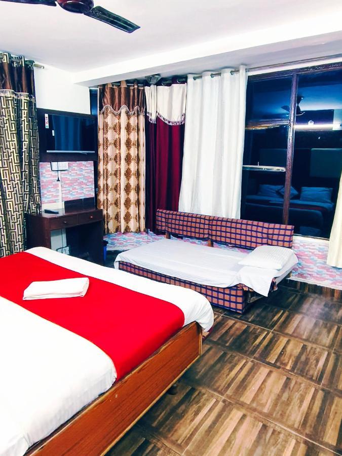 Hotel Holiday Dalhousie - Near Ghandhi Chowk Mall Road Екстер'єр фото